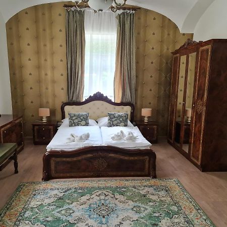 My-Lord LuxApartman Eger Extérieur photo