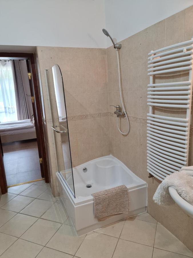 My-Lord LuxApartman Eger Extérieur photo