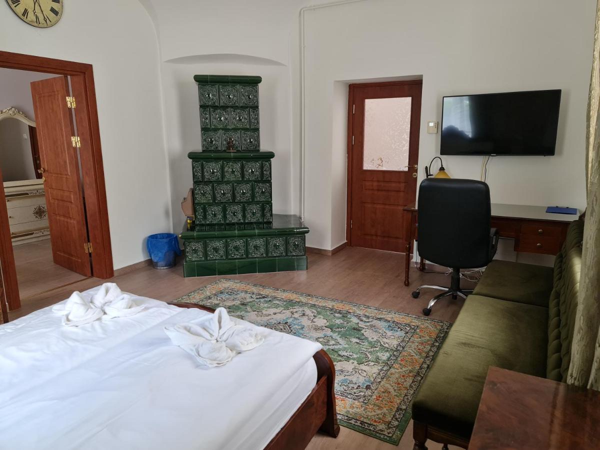 My-Lord LuxApartman Eger Extérieur photo