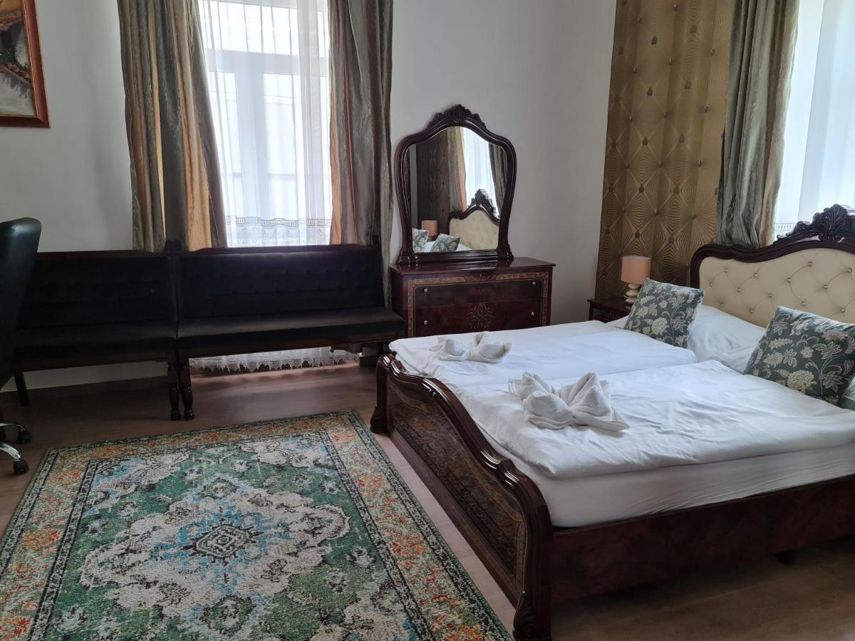 My-Lord LuxApartman Eger Extérieur photo