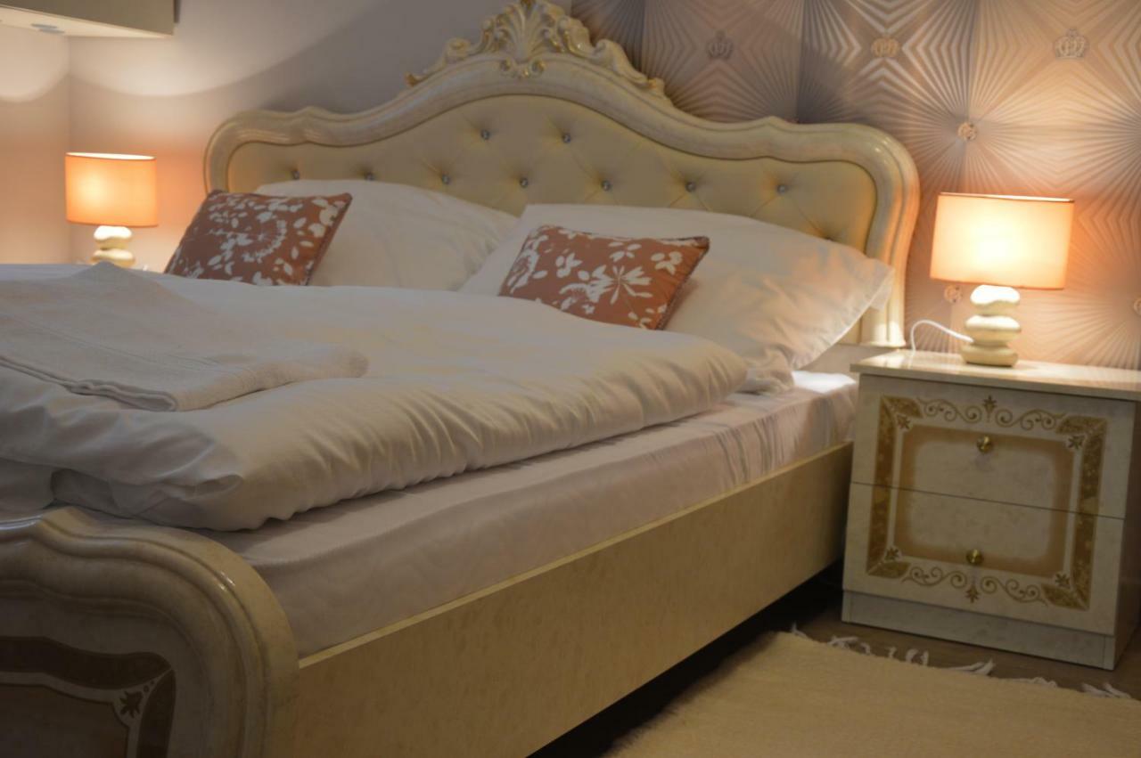 My-Lord LuxApartman Eger Extérieur photo