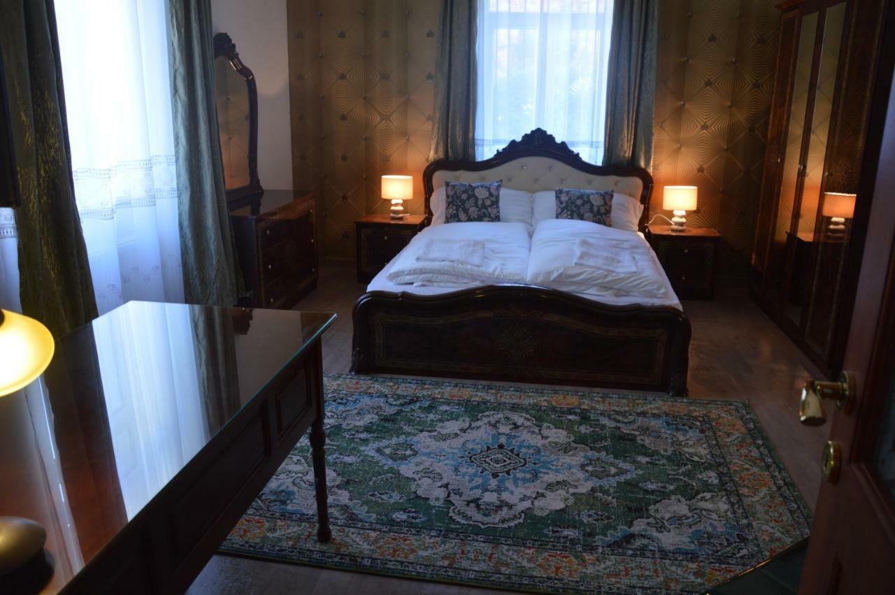 My-Lord LuxApartman Eger Extérieur photo