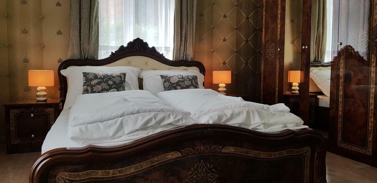 My-Lord LuxApartman Eger Extérieur photo