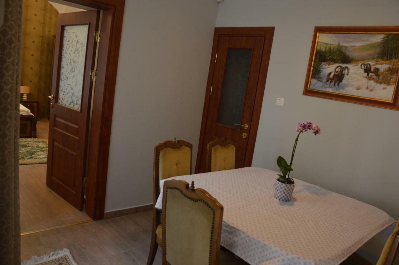My-Lord LuxApartman Eger Extérieur photo
