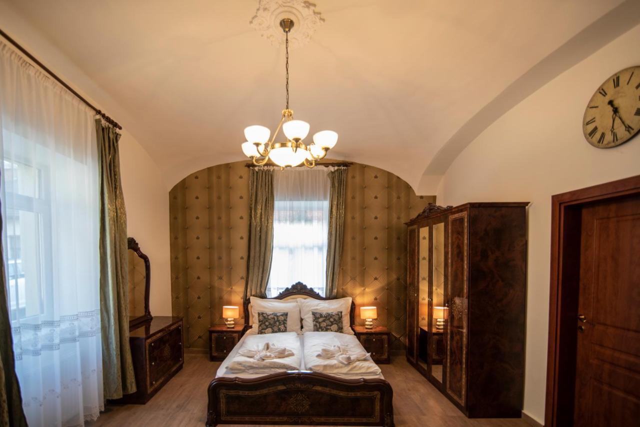 My-Lord LuxApartman Eger Extérieur photo