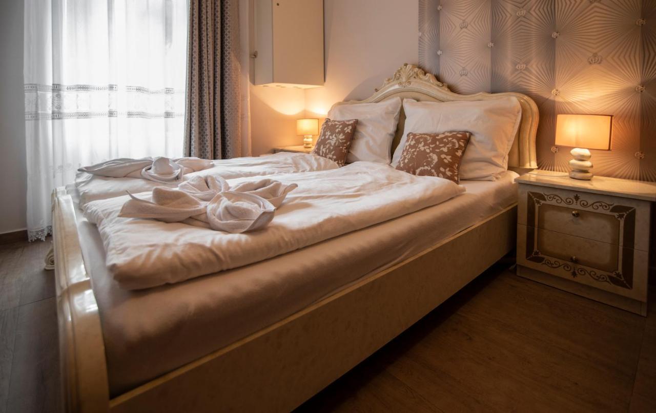 My-Lord LuxApartman Eger Extérieur photo